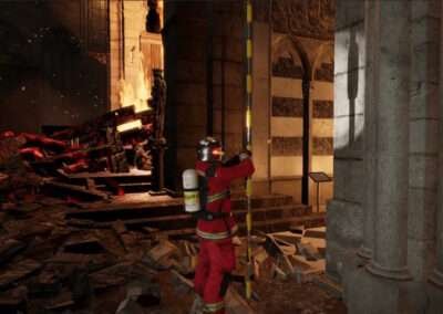image pompier en situation a l'intérieur de la cathedrale de notre dame de l'escape game SAVE NOTRE DAME ON FIRE chez cap'vr Nîmes